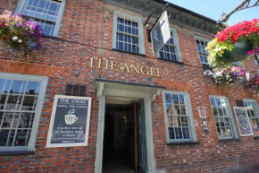  The Angel in Wootton Bassett  Вуттон Бассетт